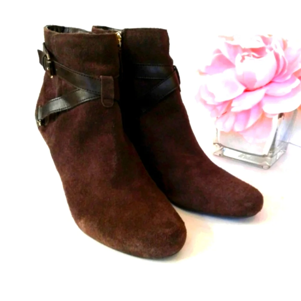 Chocolate brown sude Leather  ankle boots Size 8.5